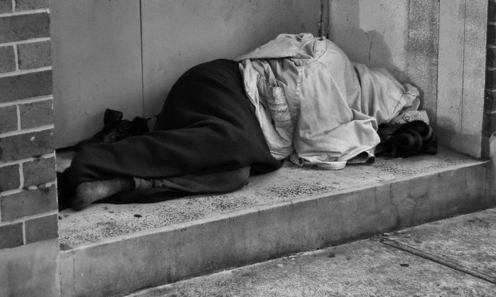 Eurostat: Με τη φτώχεια αντιμέτωπο το 27,5% του ελληνικού πληθυσμού